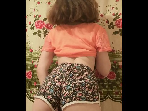 ❤️ Una ghjovana sexy si spoglia i pantaloncini davanti à a camera ❤ Video sessu à porn co.xxxshake.ru ❌❤