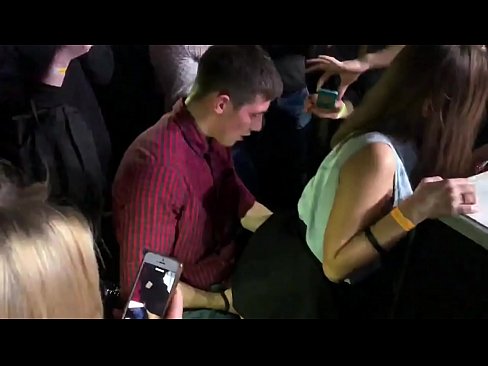 ❤️ Sessu reale in una discoteca russa. Una ragazza russa di 18 anni in l'anu è a vagina scopata in una discoteca ❤ Video sessu à porn co.xxxshake.ru ❌❤