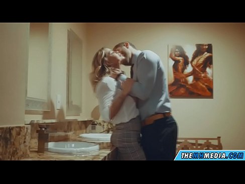 ❤️ Quandu una bionda tettona ti seduce in un bagnu publicu ❤ Video sessu à porn co.xxxshake.ru ❌❤